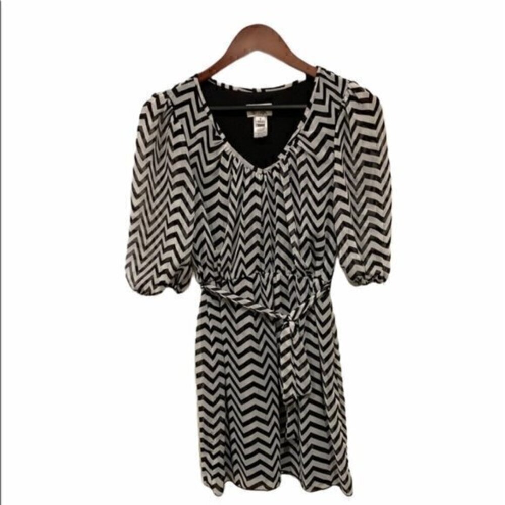 Cinched Waist Chevron Black and White Dress Size Small